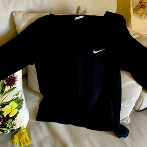Nike long sleeve top w bell bottoms sleeves